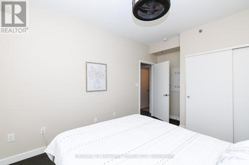 402 - 520 North Service Road, Grimsby (Grimsby Beach), ON - Indoor Photo Showing Bedroom