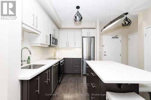 402 - 520 North Service Road, Grimsby (Grimsby Beach), ON - Indoor Photo Showing Kitchen With Stainless Steel Kitchen With Upgraded Kitchen