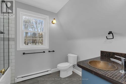 79 Concession 2 W, Tiny, ON - Indoor Photo Showing Bathroom