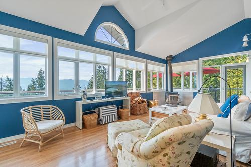 7660 Lichen Road, Anglemont, BC - Indoor Photo Showing Other Room