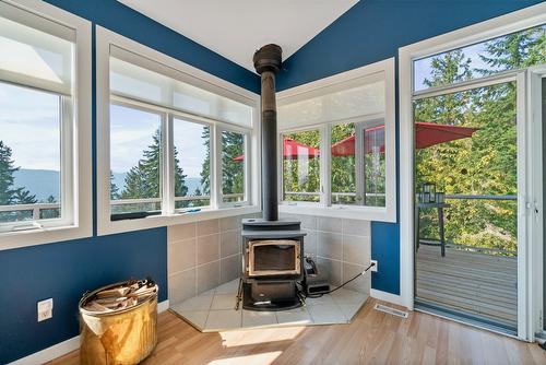 7660 Lichen Road, Anglemont, BC - Indoor