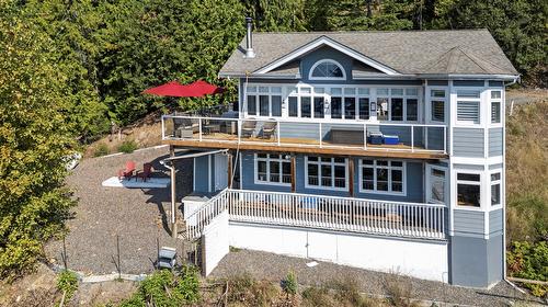 7660 Lichen Road, Anglemont, BC - Outdoor