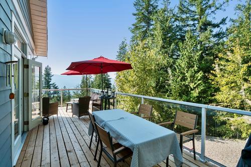 7660 Lichen Road, Anglemont, BC - Outdoor With Exterior