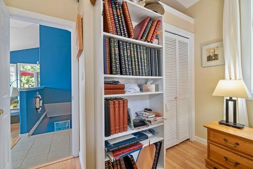 7660 Lichen Road, Anglemont, BC - Indoor
