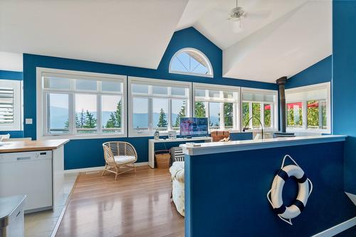 7660 Lichen Road, Anglemont, BC - Indoor