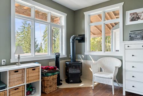 7660 Lichen Road, Anglemont, BC - Indoor