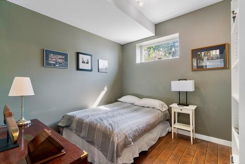 7660 Lichen Road, Anglemont, BC - Indoor Photo Showing Bedroom