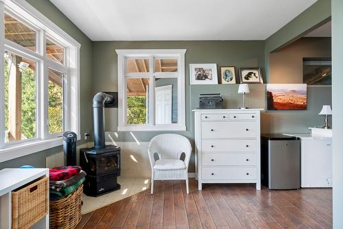7660 Lichen Road, Anglemont, BC - Indoor