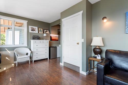 7660 Lichen Road, Anglemont, BC - Indoor