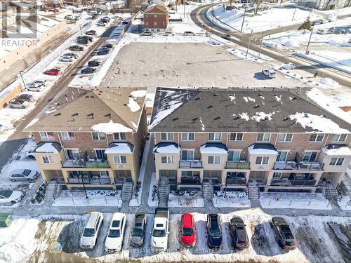 7 - 475 Beresford Path, Oshawa (Central), ON -  With View