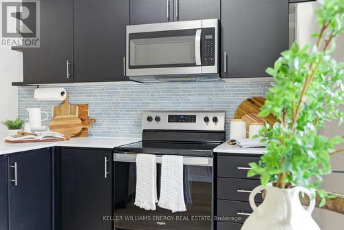 7 - 475 Beresford Path, Oshawa (Central), ON - Indoor Photo Showing Kitchen