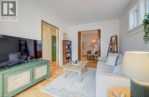 8 Spring Street E, Waterloo, ON - Indoor Photo Showing Living Room