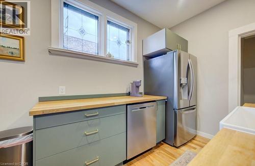 8 Spring Street E, Waterloo, ON - Indoor