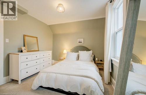 8 Spring Street E, Waterloo, ON - Indoor Photo Showing Bedroom