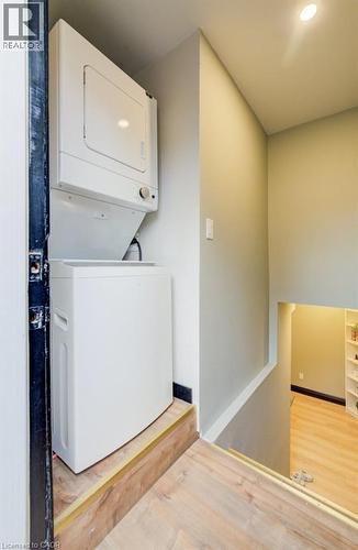8 Spring Street E, Waterloo, ON - Indoor Photo Showing Laundry Room