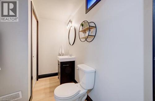 8 Spring Street E, Waterloo, ON - Indoor Photo Showing Bathroom