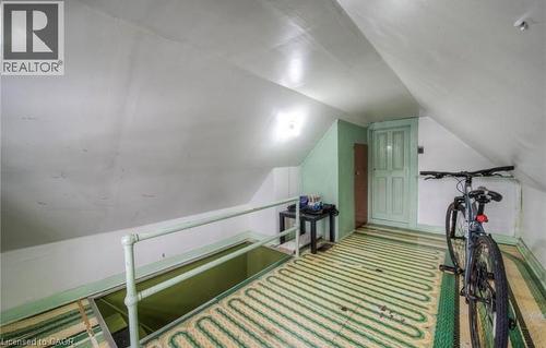 8 Spring Street E, Waterloo, ON - Indoor Photo Showing Other Room