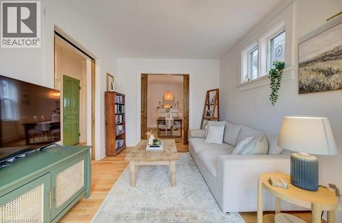 8 Spring Street E, Waterloo, ON - Indoor