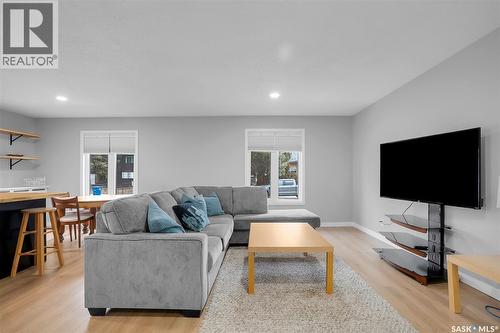 62 Roborecki Terrace, Saskatoon, SK - Indoor Photo Showing Living Room