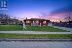 50 GILROY DRIVE Toronto, ON M1P 1Z9