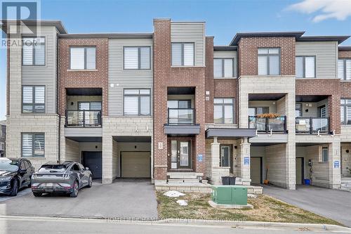 39 DELANO WAY  Newmarket, ON L3X 0L4
