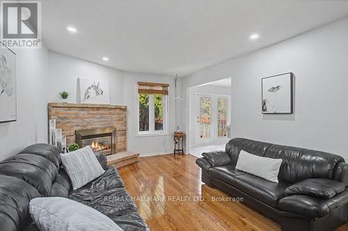 10 Haskell Crescent, Aurora, ON - Indoor Photo Showing Living Room With Fireplace