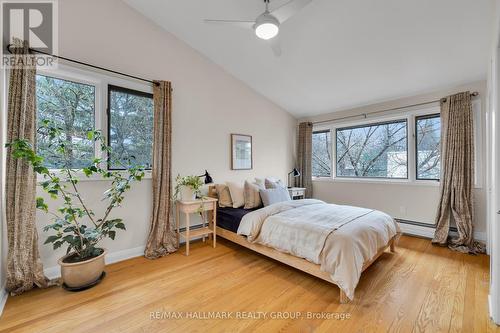 285 Fairmont Avenue, Ottawa, ON - Indoor Photo Showing Bedroom