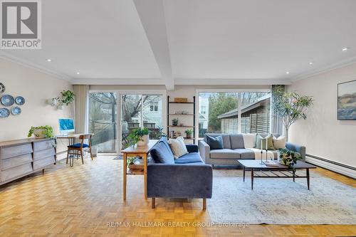 285 Fairmont Avenue, Ottawa, ON - Indoor Photo Showing Living Room