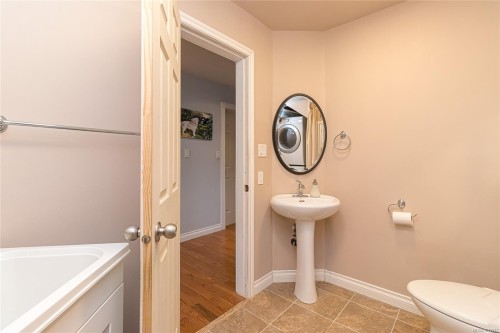 24 Vickery Rd, View Royal, BC 
