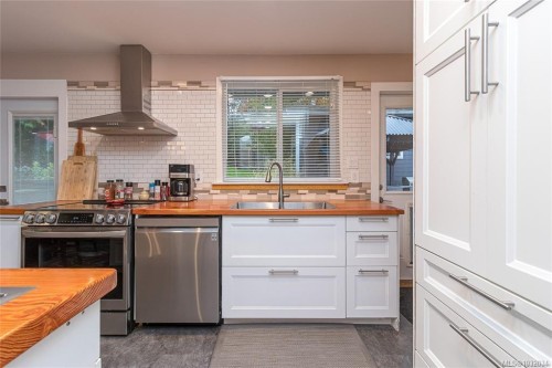 5384 Miller Rd, Duncan, BC 