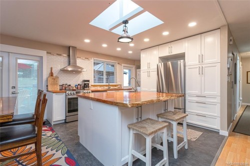 5384 Miller Rd, Duncan, BC 