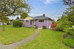 2771 Foul Bay Rd Oak Bay, BC V8R 5C1