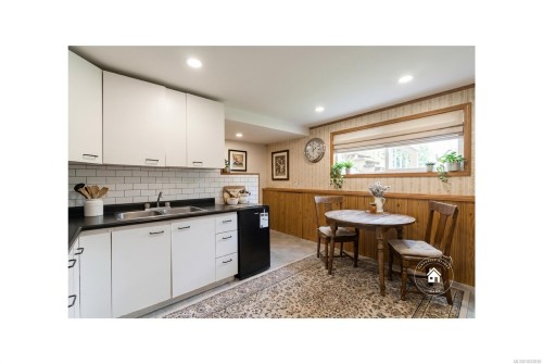 1747 Cedar Rd Ne, Nanaimo, BC 