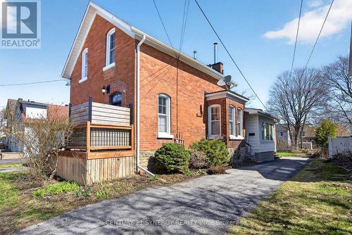 33 NAPOLEON STREET  Carleton Place, ON K7C 2X4