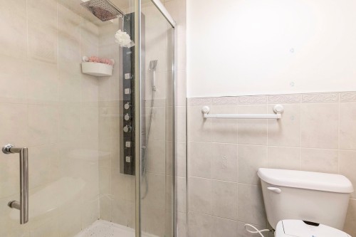 Salle de bains - 5719 Av. Smart, Côte-Saint-Luc, QC - Indoor Photo Showing Bathroom