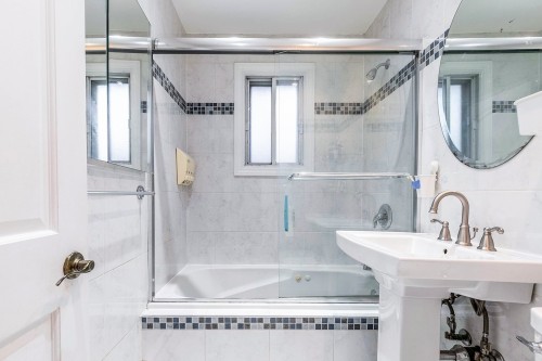 Chambre à coucher - 5719 Av. Smart, Côte-Saint-Luc, QC - Indoor Photo Showing Bathroom