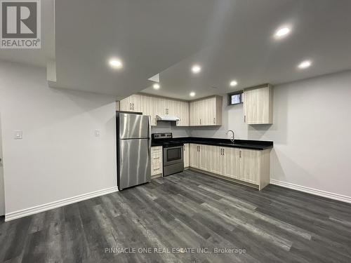 31 Berryman Lane, Markham, ON - Indoor Photo Showing Kitchen