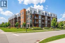 210 SABINA Drive Unit# 413 Oakville, ON L6H 0W6