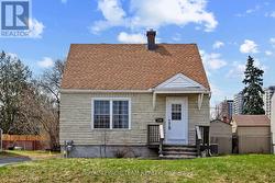 100 HARROLD PLACE Ottawa, ON K1Z 7N8