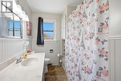 Main floor 4 piece bathroom - 