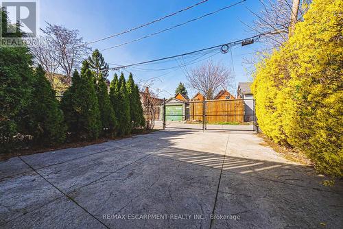 593-595 King Street E, Hamilton, ON 