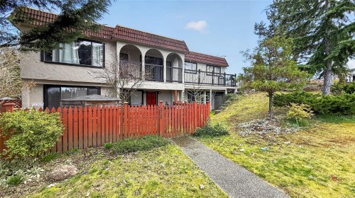 112 Arden Rd  Courtenay, BC V9N 8X8