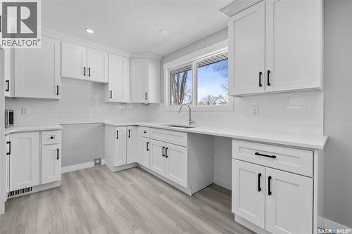 819 Shannon Road, Regina, SK - Indoor Photo Showing Kitchen