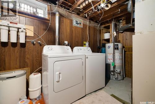 1015 12Th Avenue E, Regina, SK - Indoor Photo Showing Laundry Room