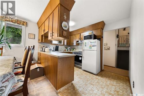 1015 12Th Avenue E, Regina, SK - Indoor Photo Showing Kitchen