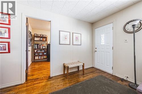 28 Munn Street, Hamilton, ON - Indoor Photo Showing Other Room