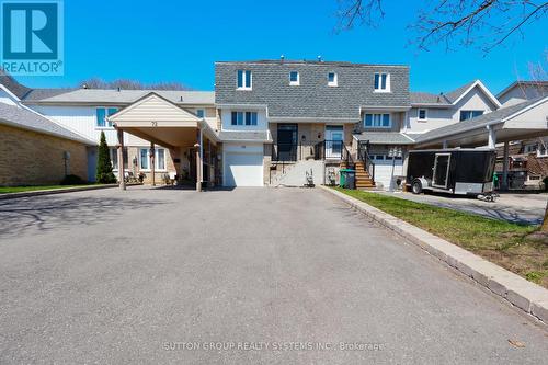 70 COURTLEIGH SQUARE  Brampton, ON L6Z 1J3