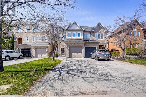 22 STILES AVENUE  Aurora, ON L4G 7N3