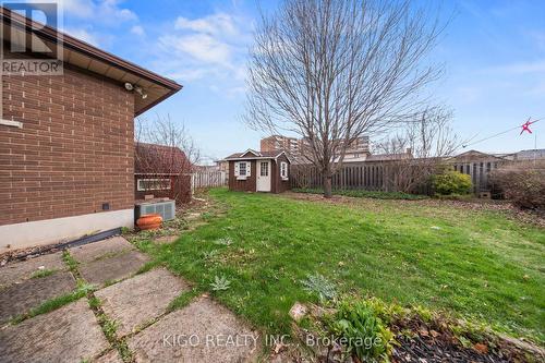 42 Tupper Crescent, Kitchener, ON - Outdoor