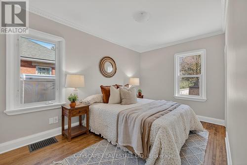 Main Floor Bedroom - 39 Glenmorris Street, Cambridge, ON - Indoor Photo Showing Bedroom